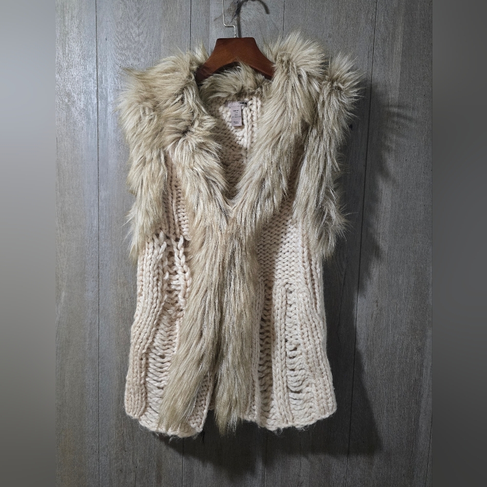 H&M Cream Knit Faux Fur Sweater Vest